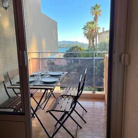 Apartment Proche De La Plage, A 12 Min A Pied Du Port, Place De Parking *